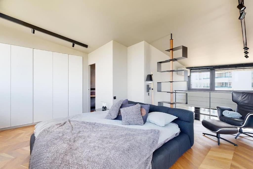 Stylovy Loft S Ohromnou Terasou Apartman Pozsony Kültér fotó