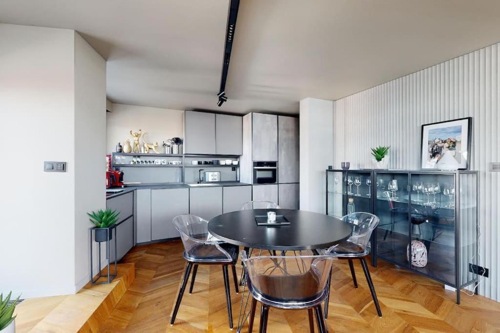 Stylovy Loft S Ohromnou Terasou Apartman Pozsony Kültér fotó
