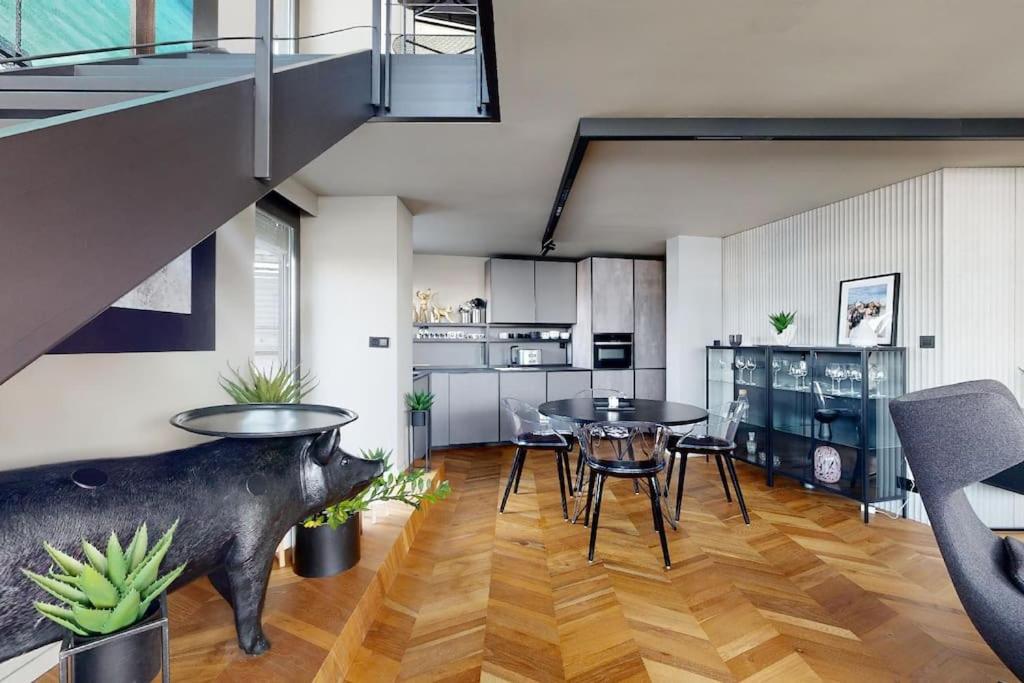 Stylovy Loft S Ohromnou Terasou Apartman Pozsony Kültér fotó