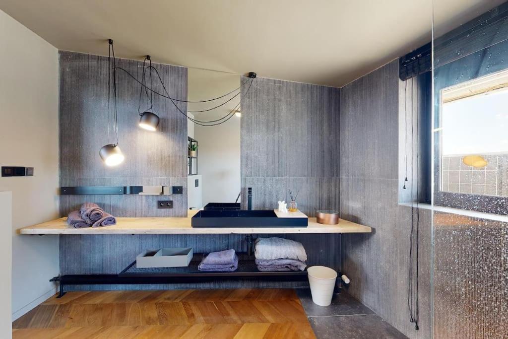 Stylovy Loft S Ohromnou Terasou Apartman Pozsony Kültér fotó