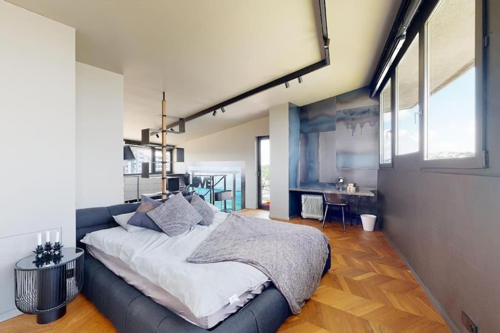 Stylovy Loft S Ohromnou Terasou Apartman Pozsony Kültér fotó